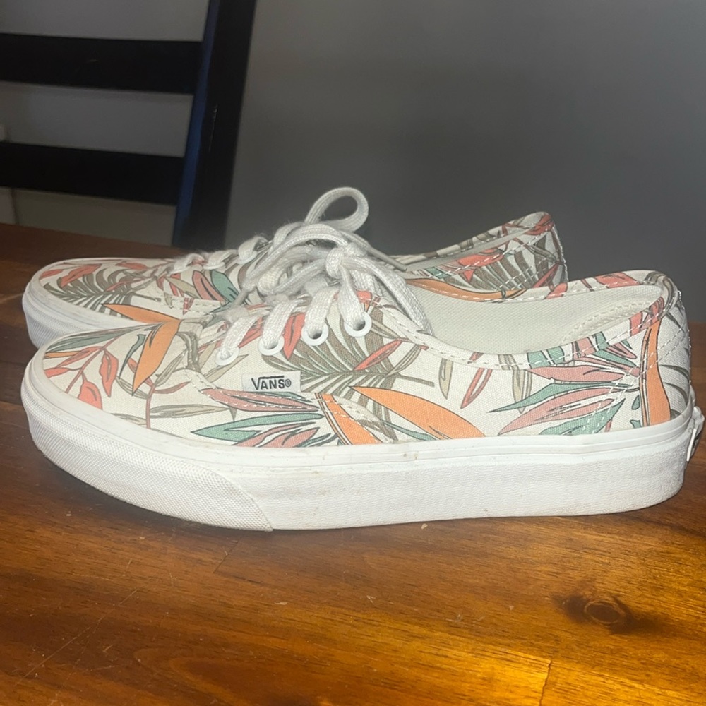 VANS low tops size 7.0 women’s